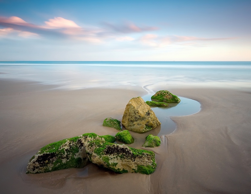 Море, иногда,, уходит,,