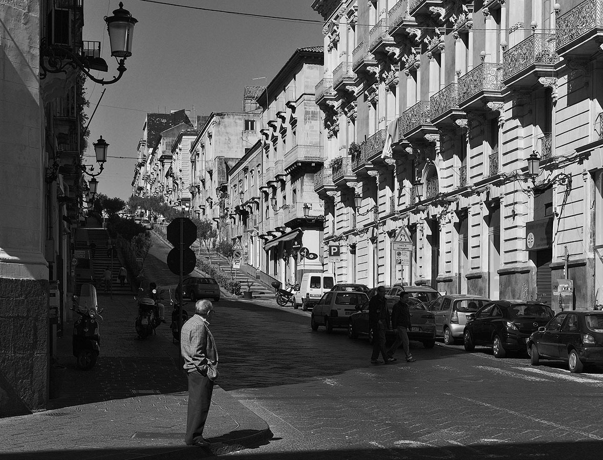 Один в городе