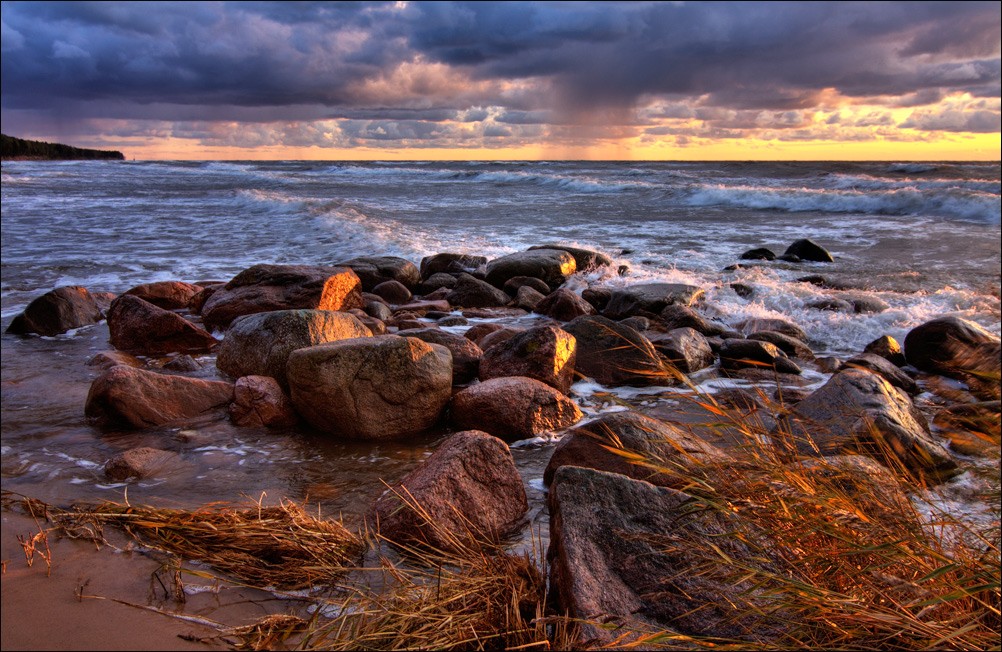 Вечерний  прибой