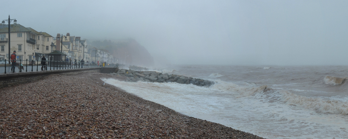 Вдоль набережной