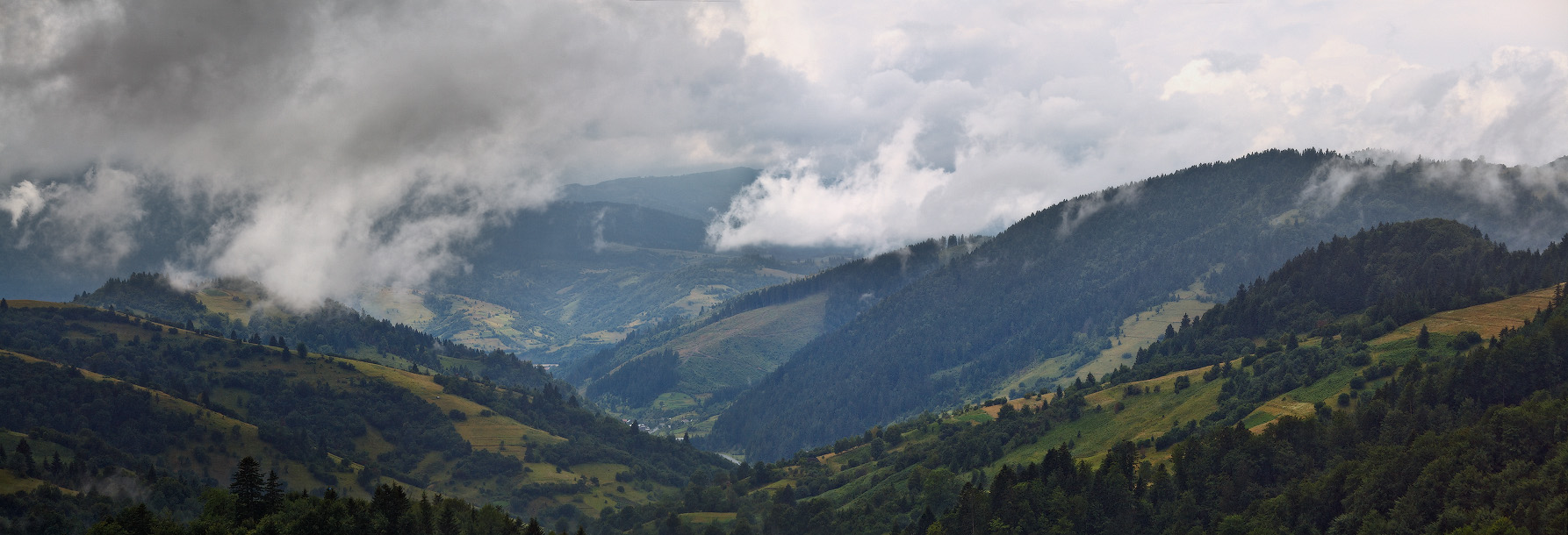 Проснувшись в пасмурных Карпатах