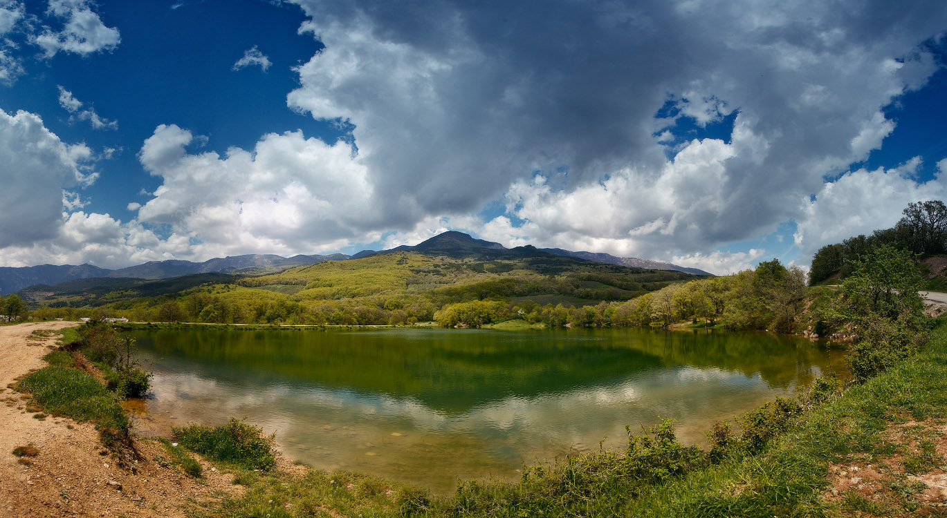 Горное озеро