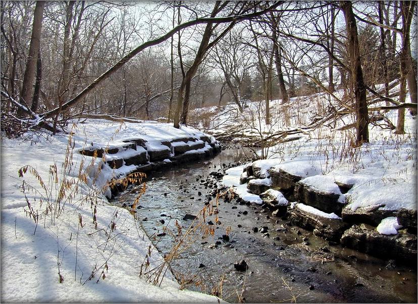 што як белым-бела ля чорнай рэчкі