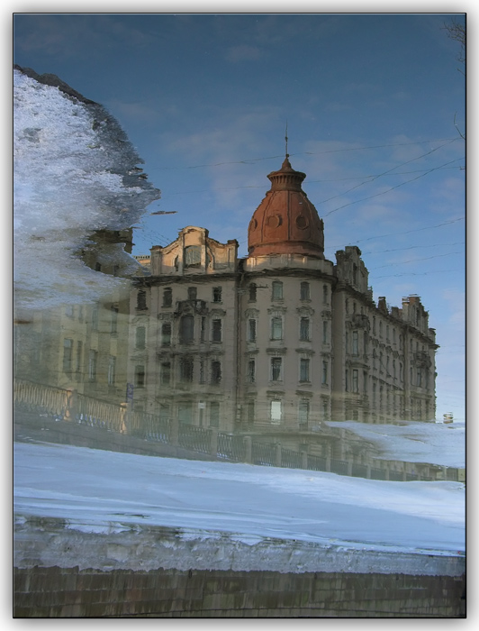 весенне солнце по Карповке бродит...