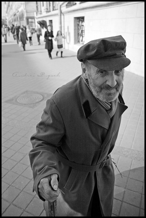 ... жизнь за плечами...