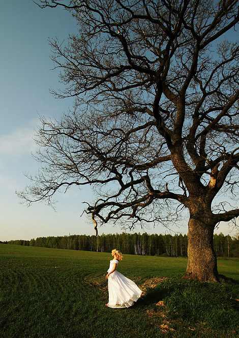про девушку в белом
