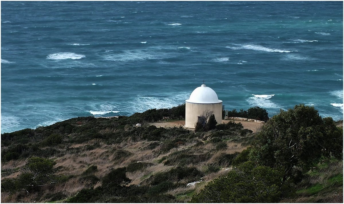 ГЛЯДЯЩИЙ НА МОРЕ...