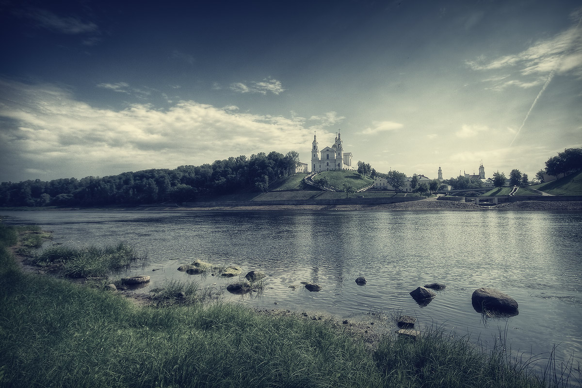 |   Над Западной Двиной   |