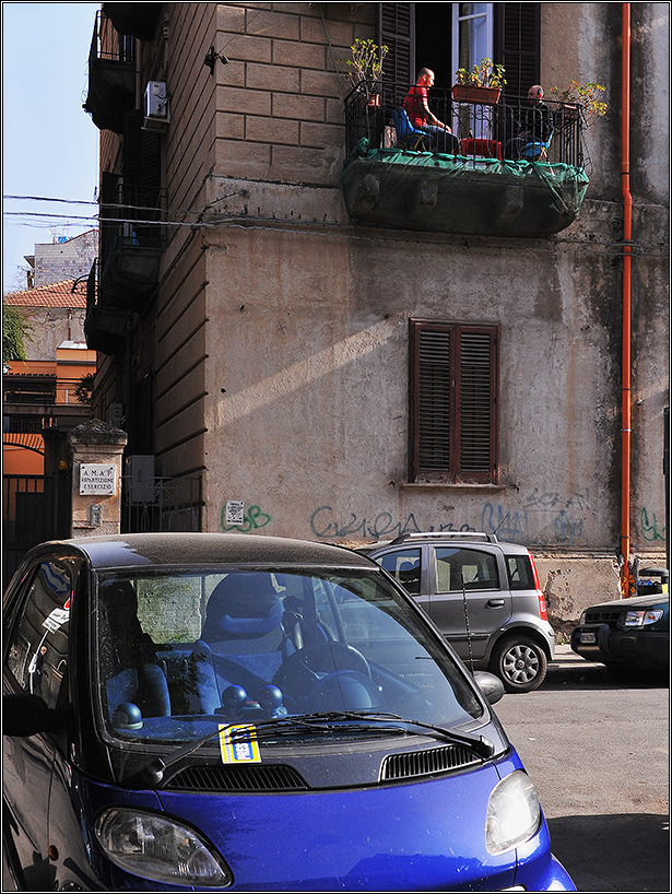 Синий стульчик