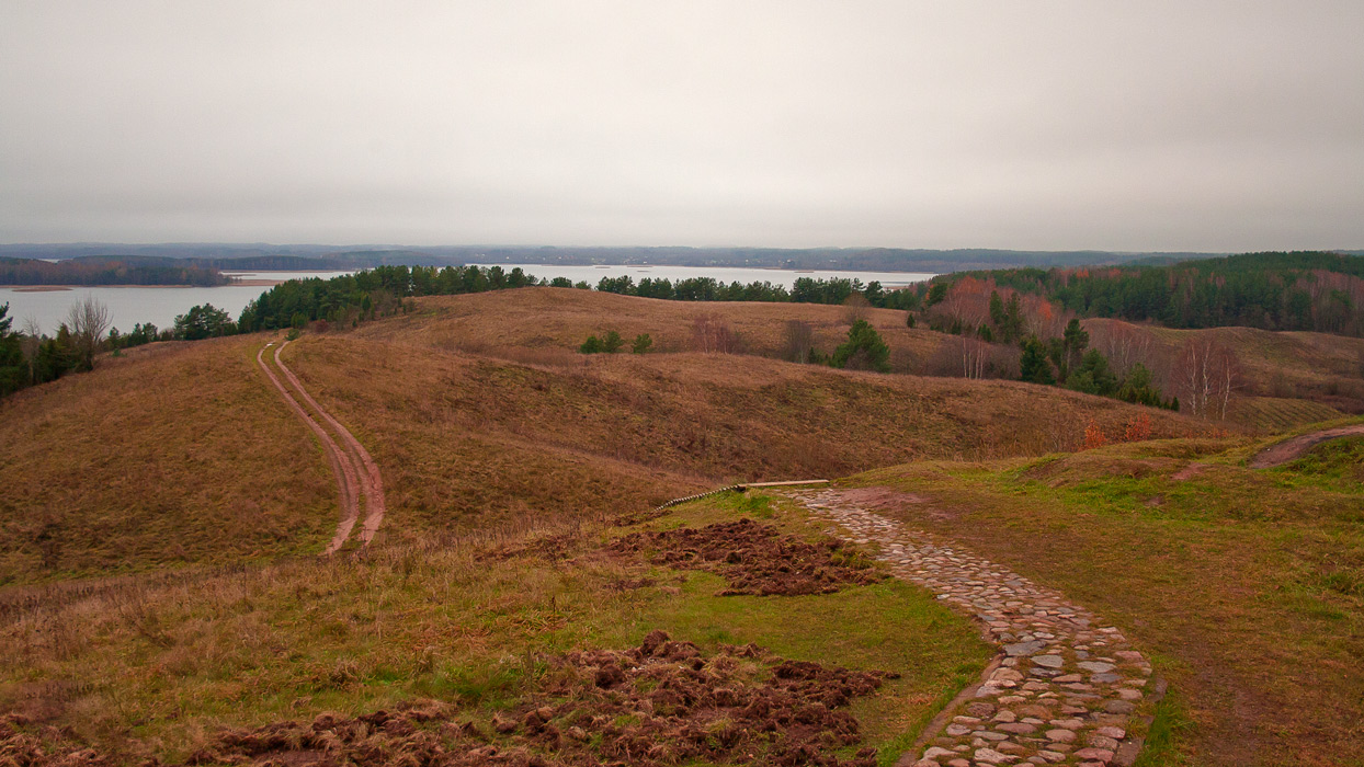 По долинам да по взгорьям.