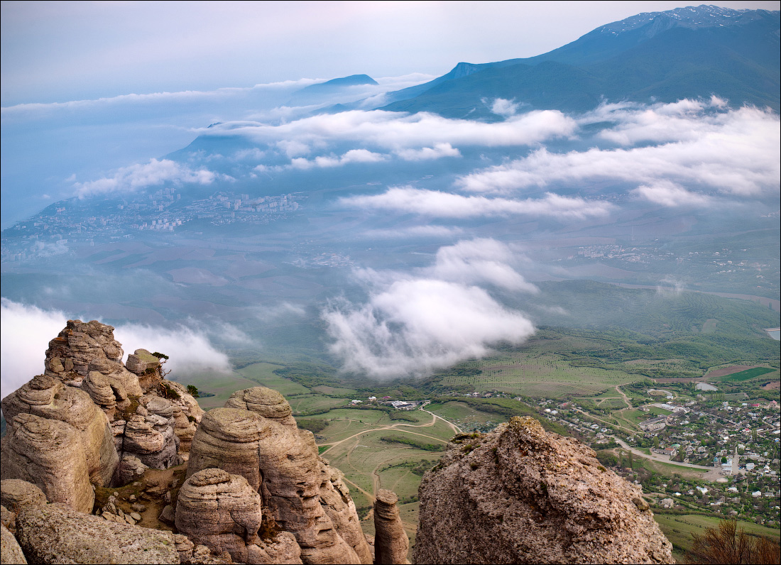 ...пролетая над облаками