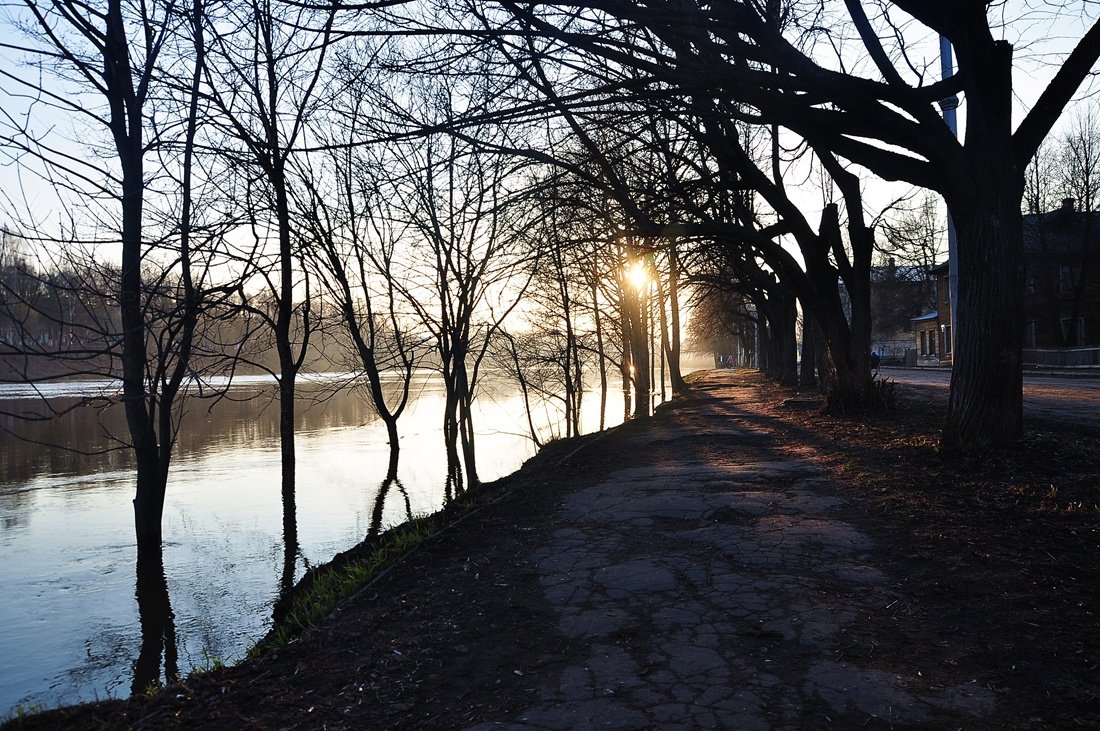 Речной закат