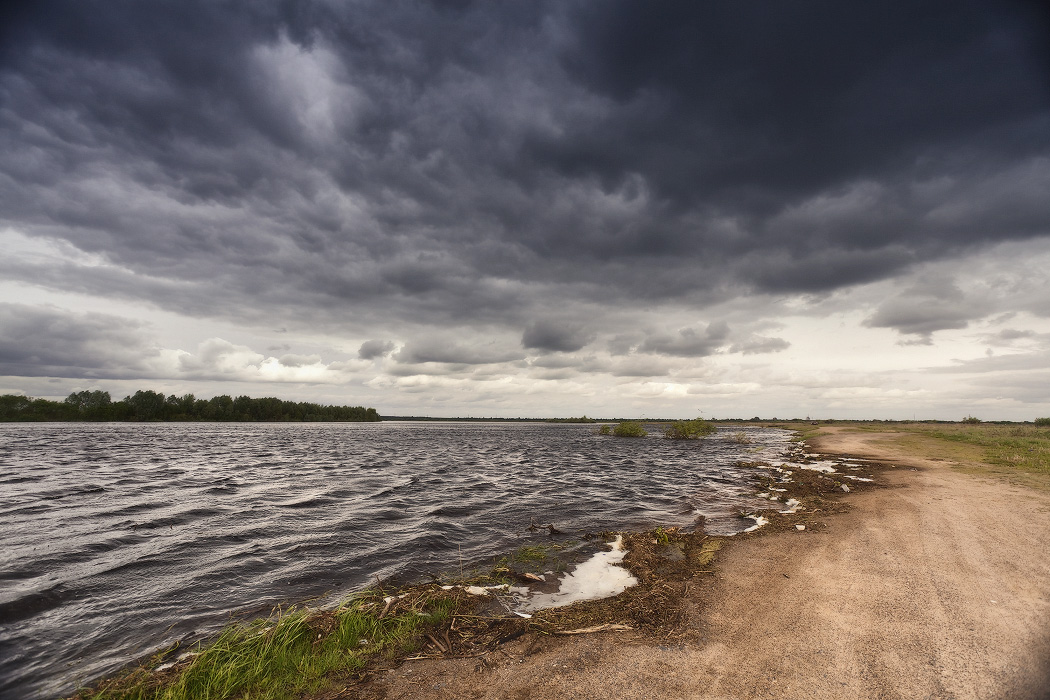 Днепр выходит на дорогу