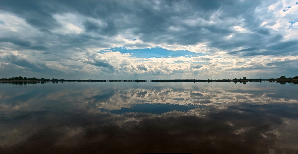 Циклон все еще где-то рядом..