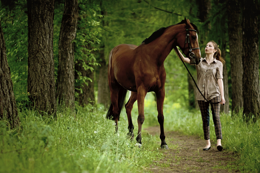 На прогулке.