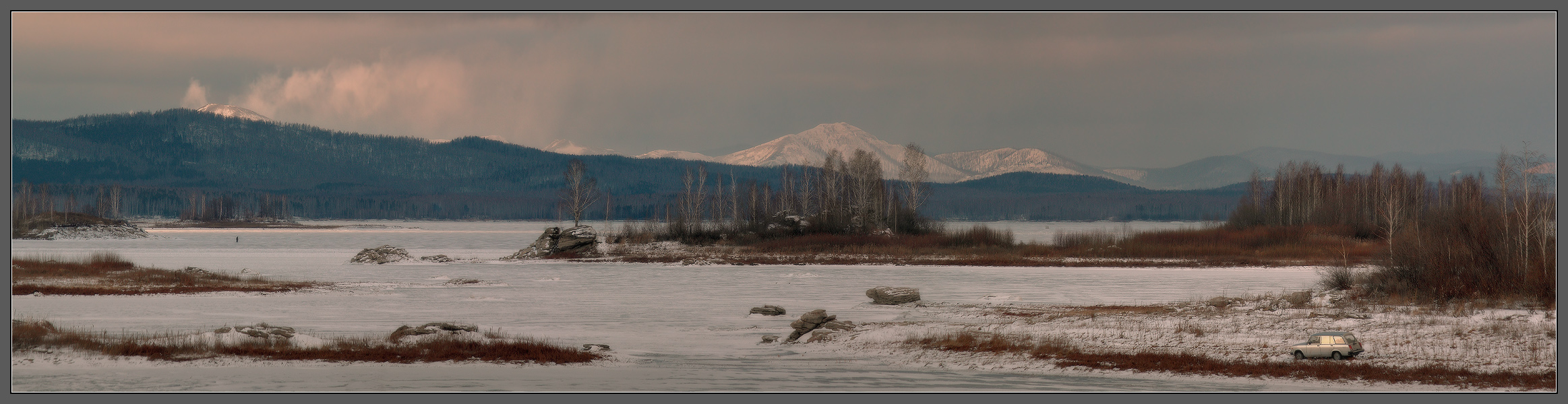 Одинокий рыбак