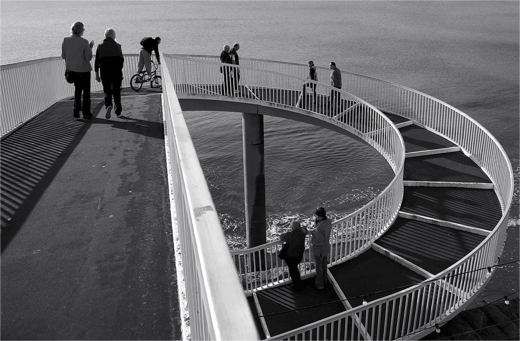 По лестнице