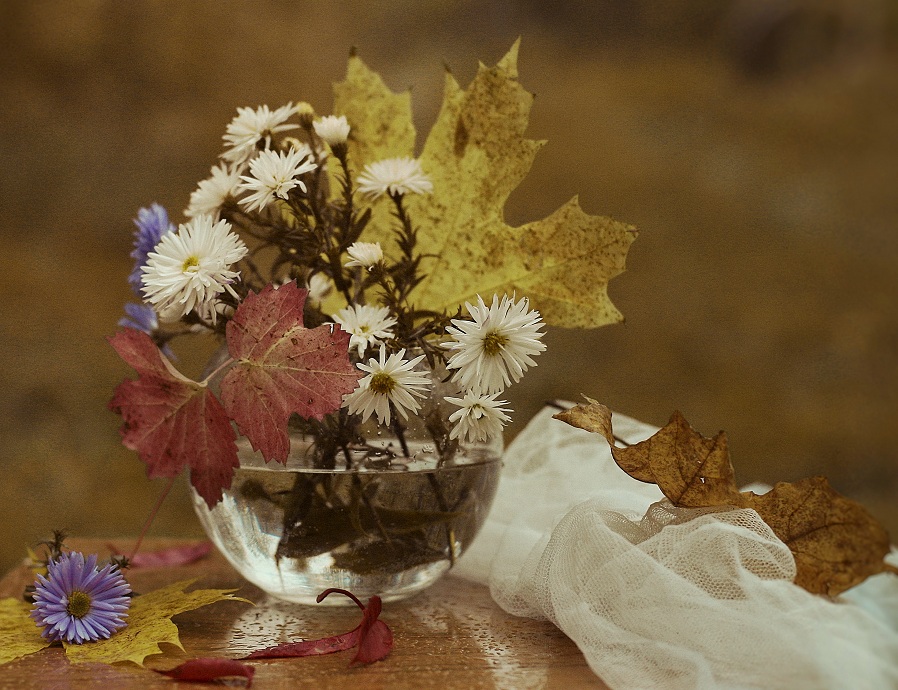 Октябрьский...