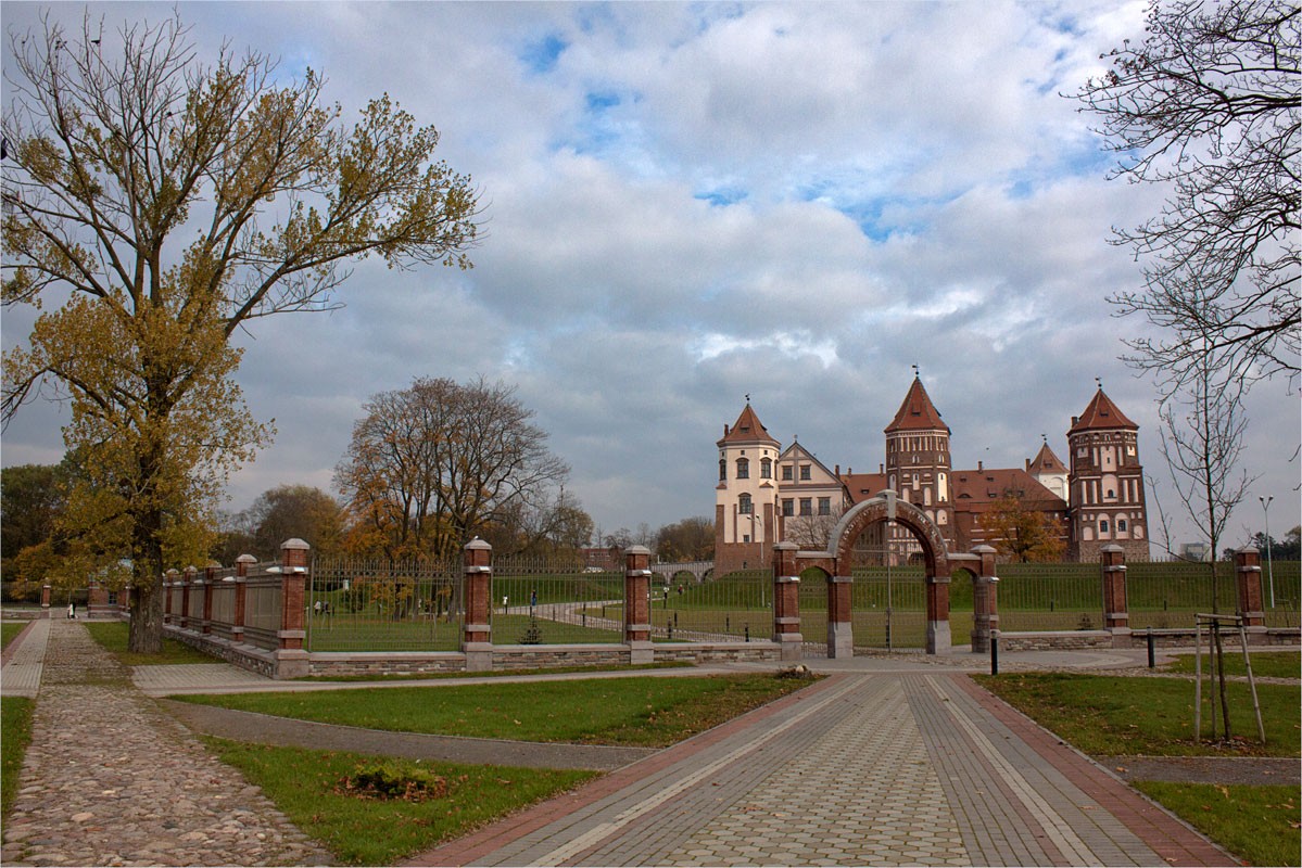 Геометрия Мирского замка