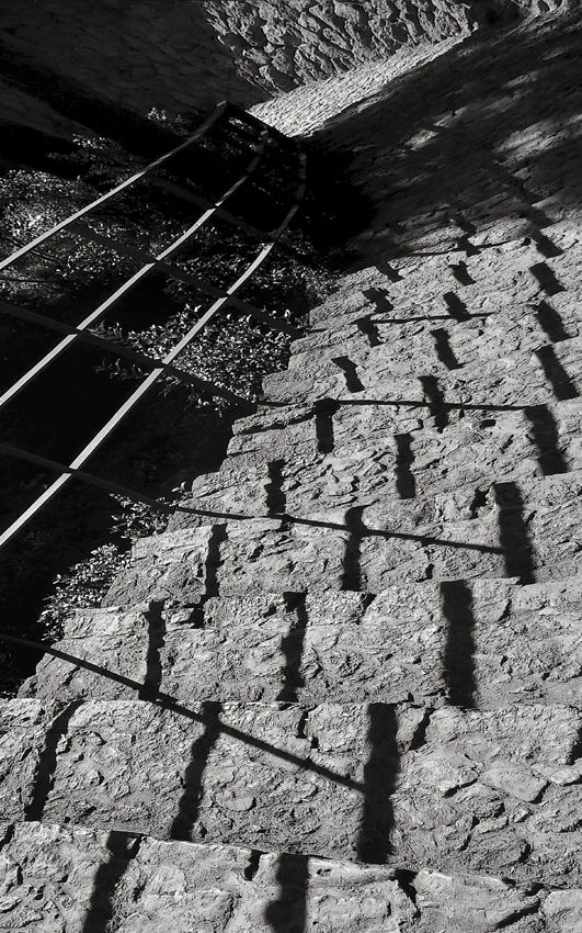 По лестнице