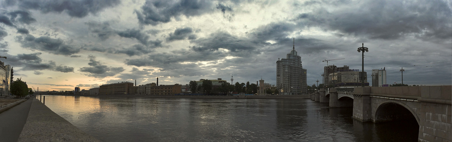 июньское утро... города на Неве...