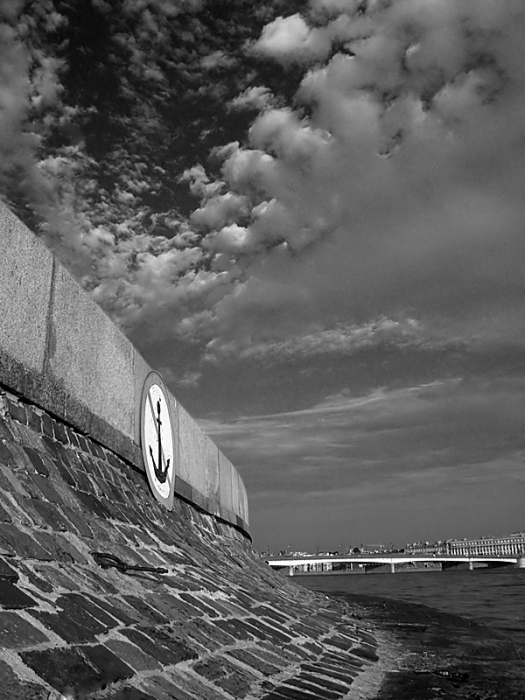 небо и набережная... Петербурга...