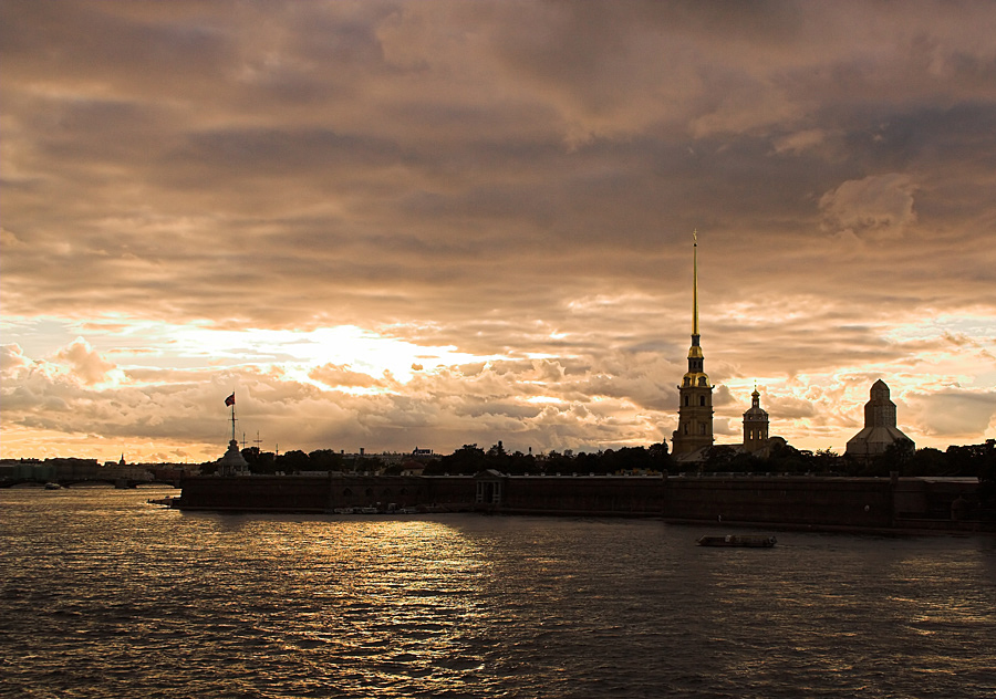 обычный взгляд на Петропавловку :)