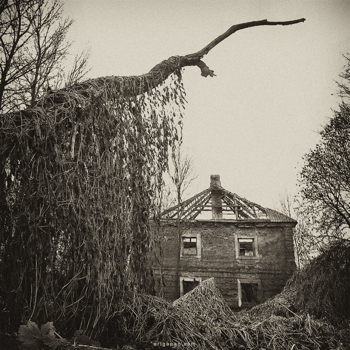 [53°38'20"N, 26°10'52"E]