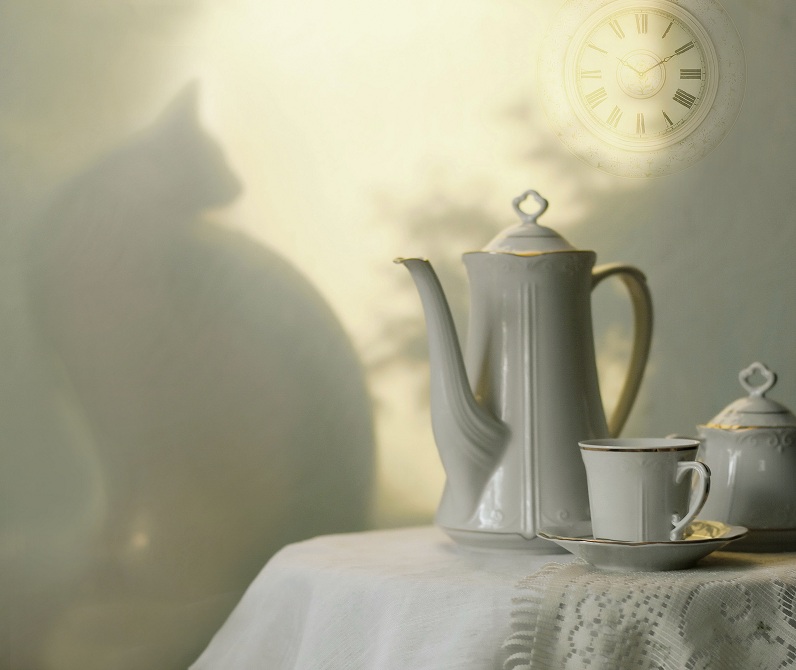 Десять часов.... десять минут....