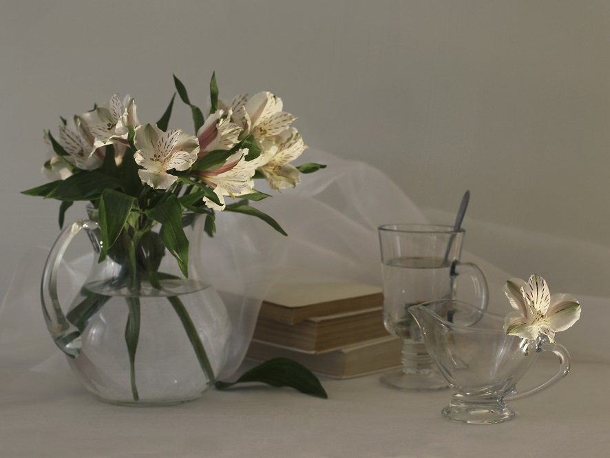 С альстромерией....