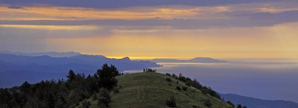 Утренний восточный взгляд с Южного Демерджи