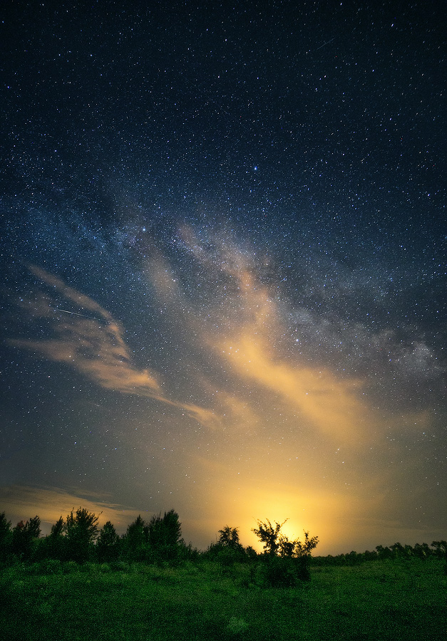 Ночная с облаками и засветом