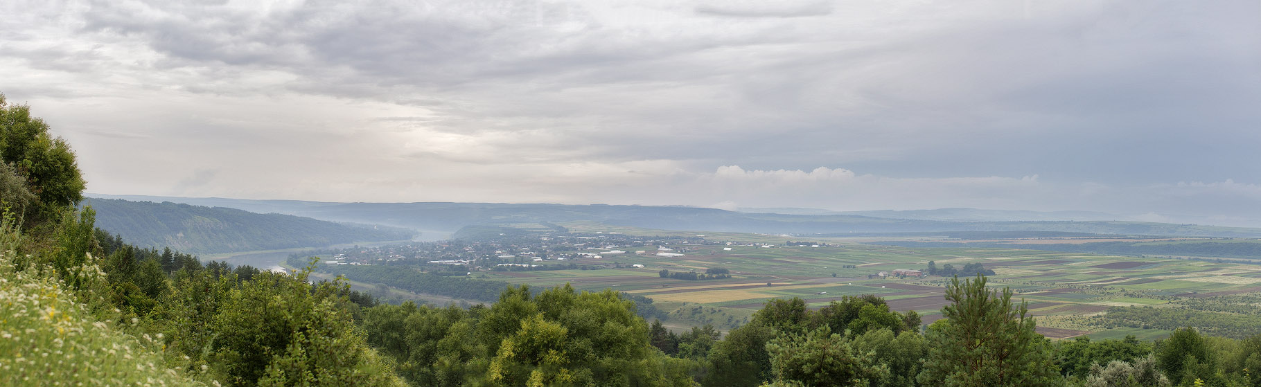 Пасмурный день возле Мельницы-Подольской