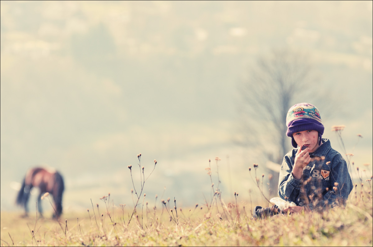 / Детство - это маленькая жизнь .............. /