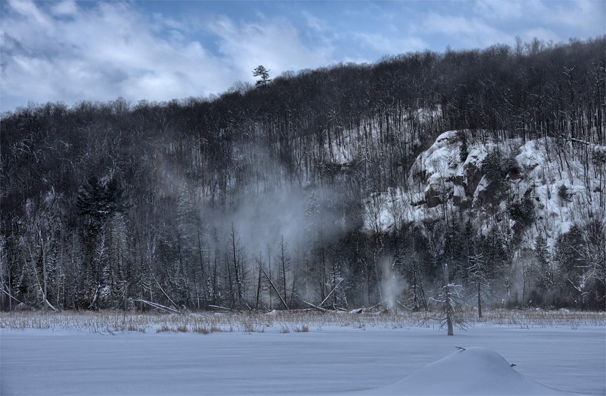 flowing snow and air