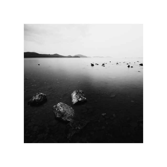 Черно-белое море