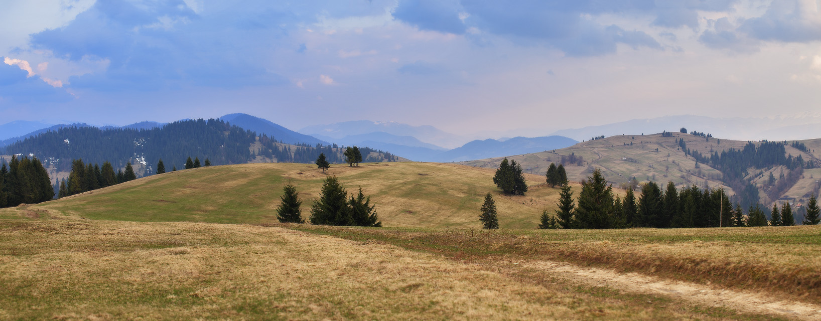 Апрельским Вечером на Полонине