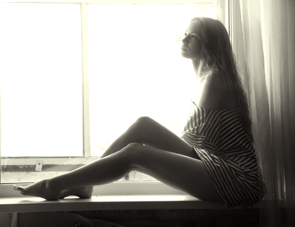 Много света