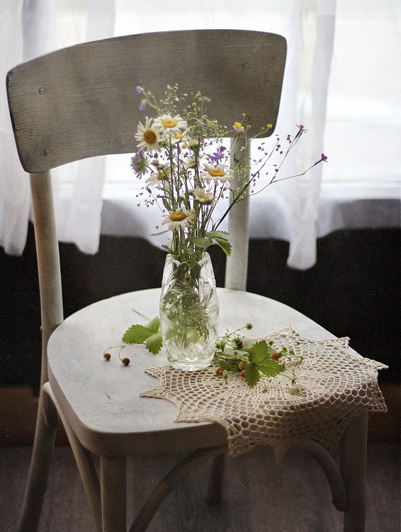 С ромашками....