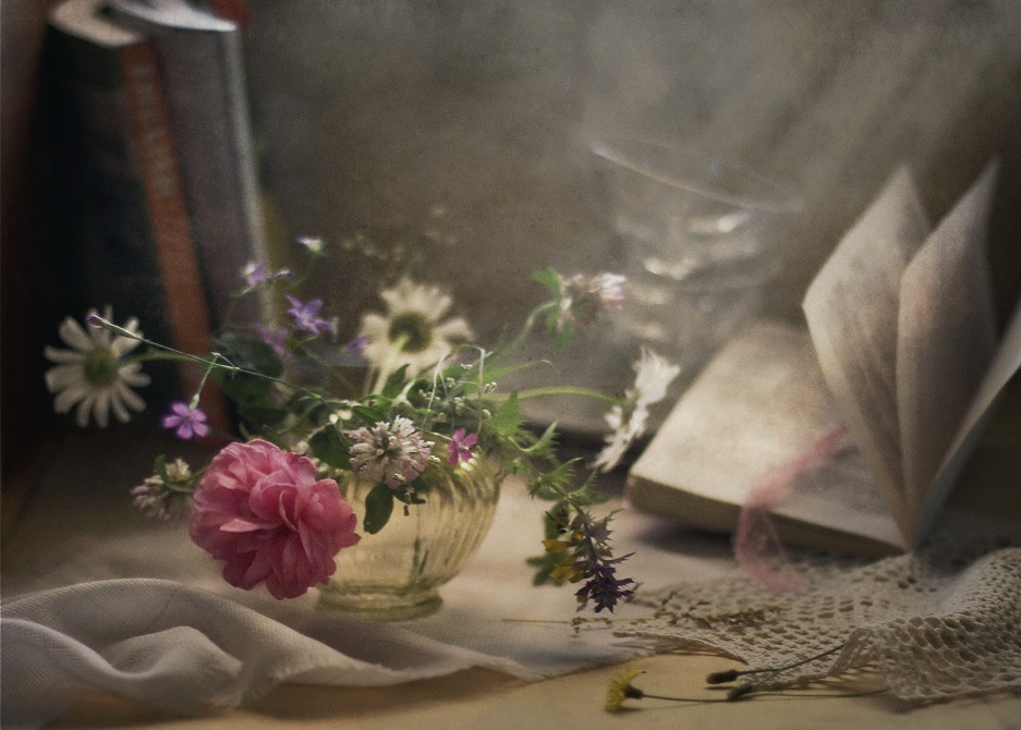 Перелистав июнь...