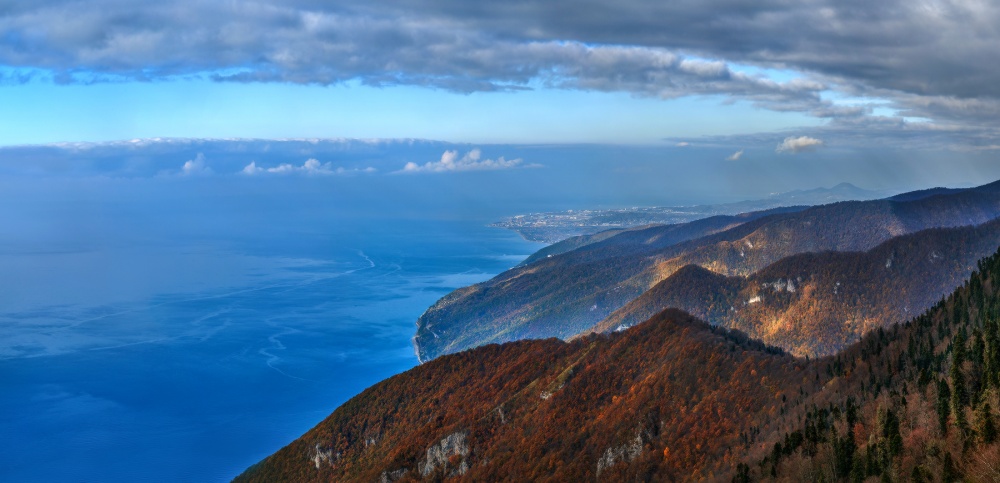 Горы у моря.