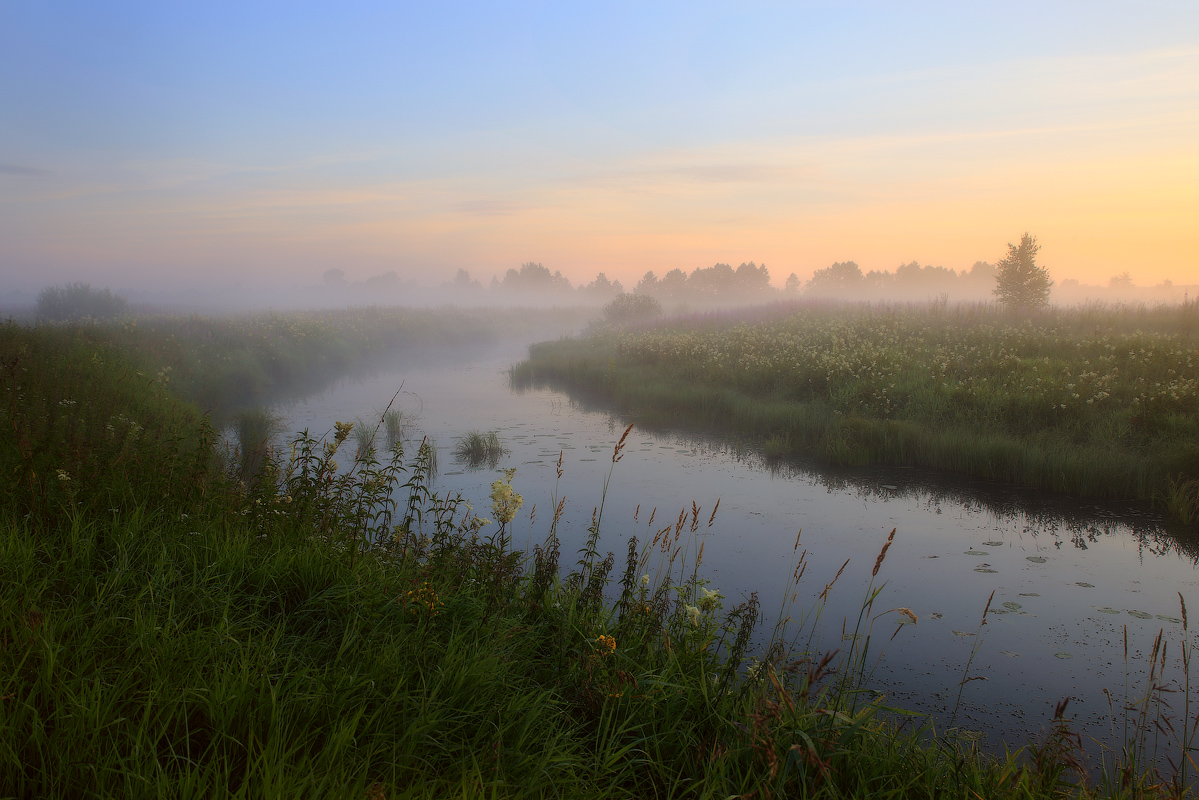 Светает. Санда
