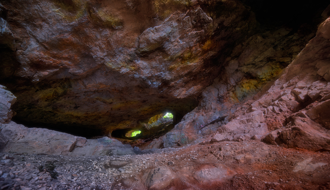 passion for speleology and solid Earth