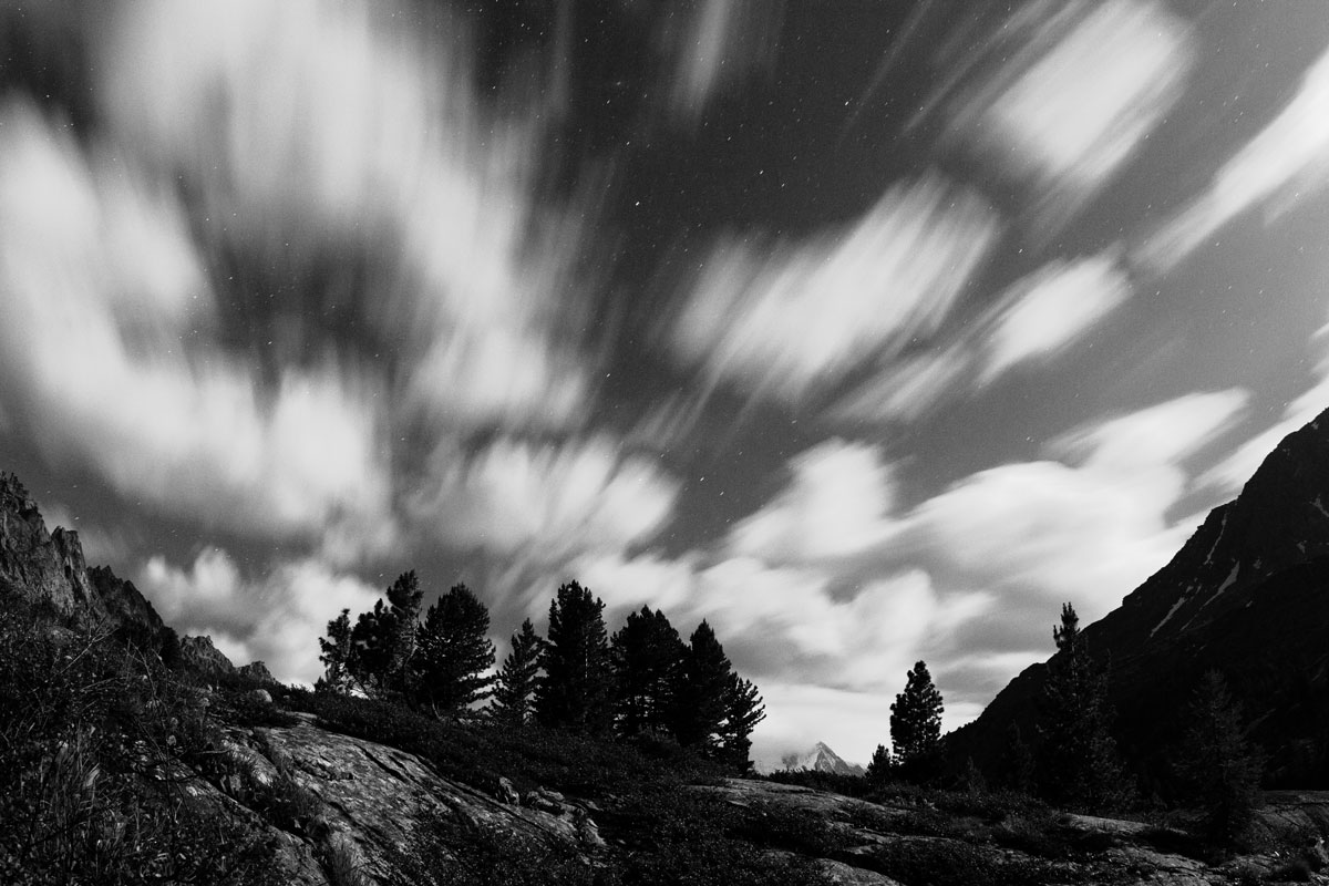 Летели облака