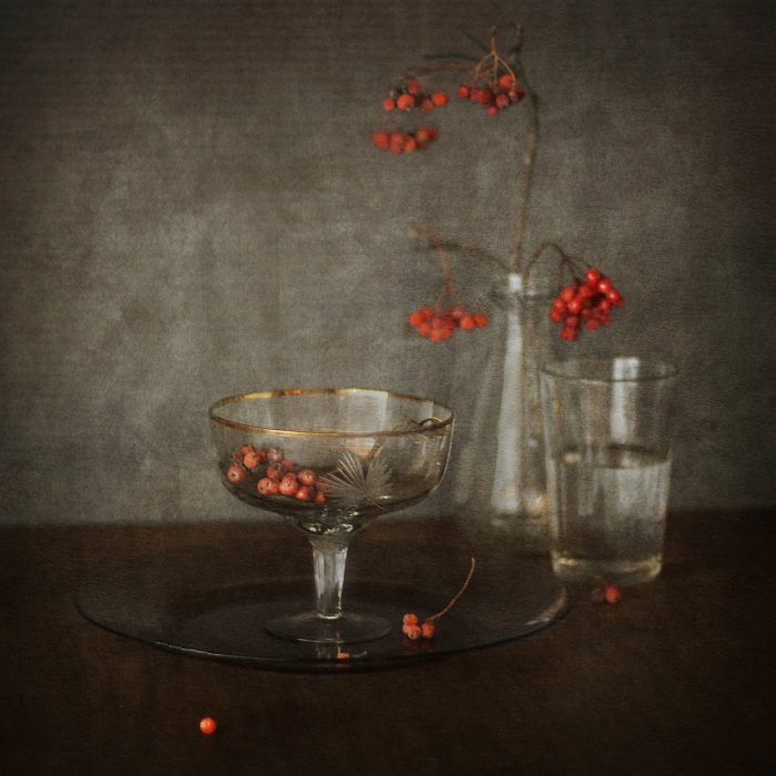 С рябиной...