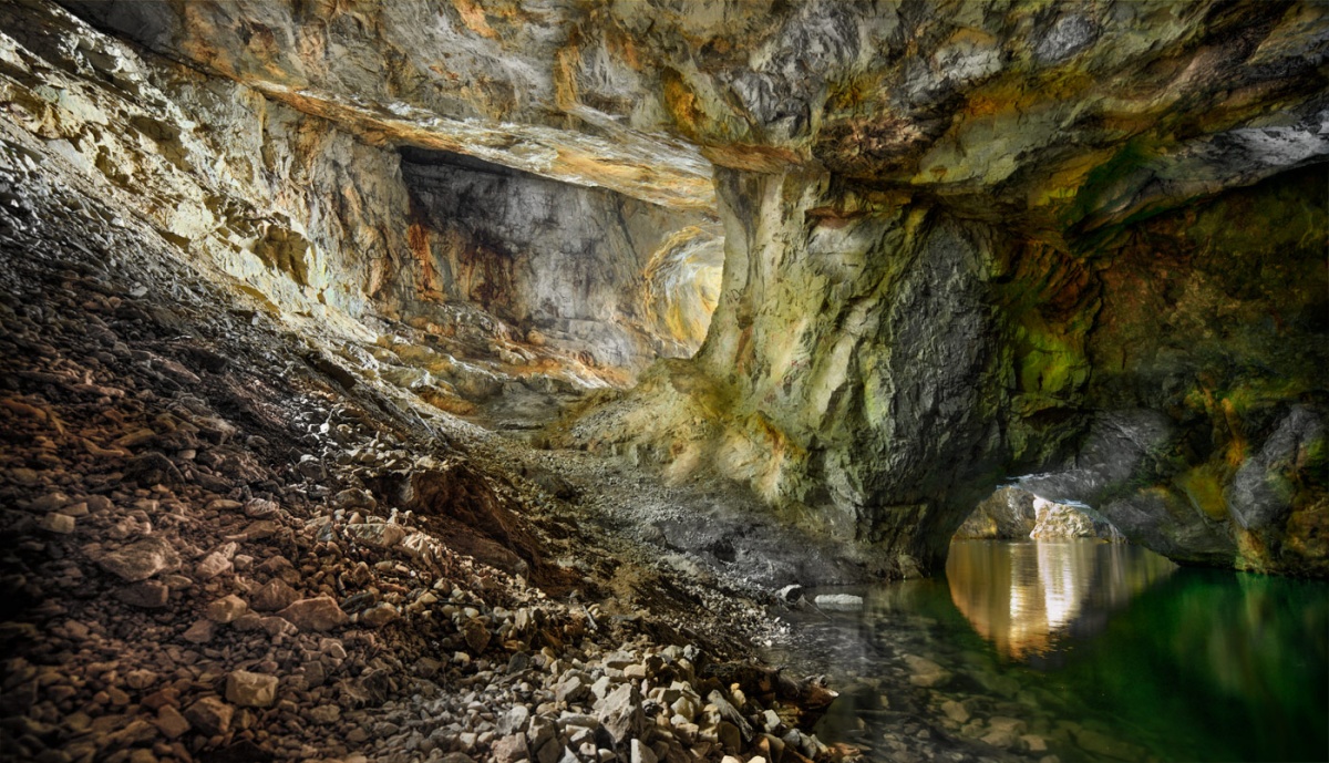 passion for speleology and solid Earth