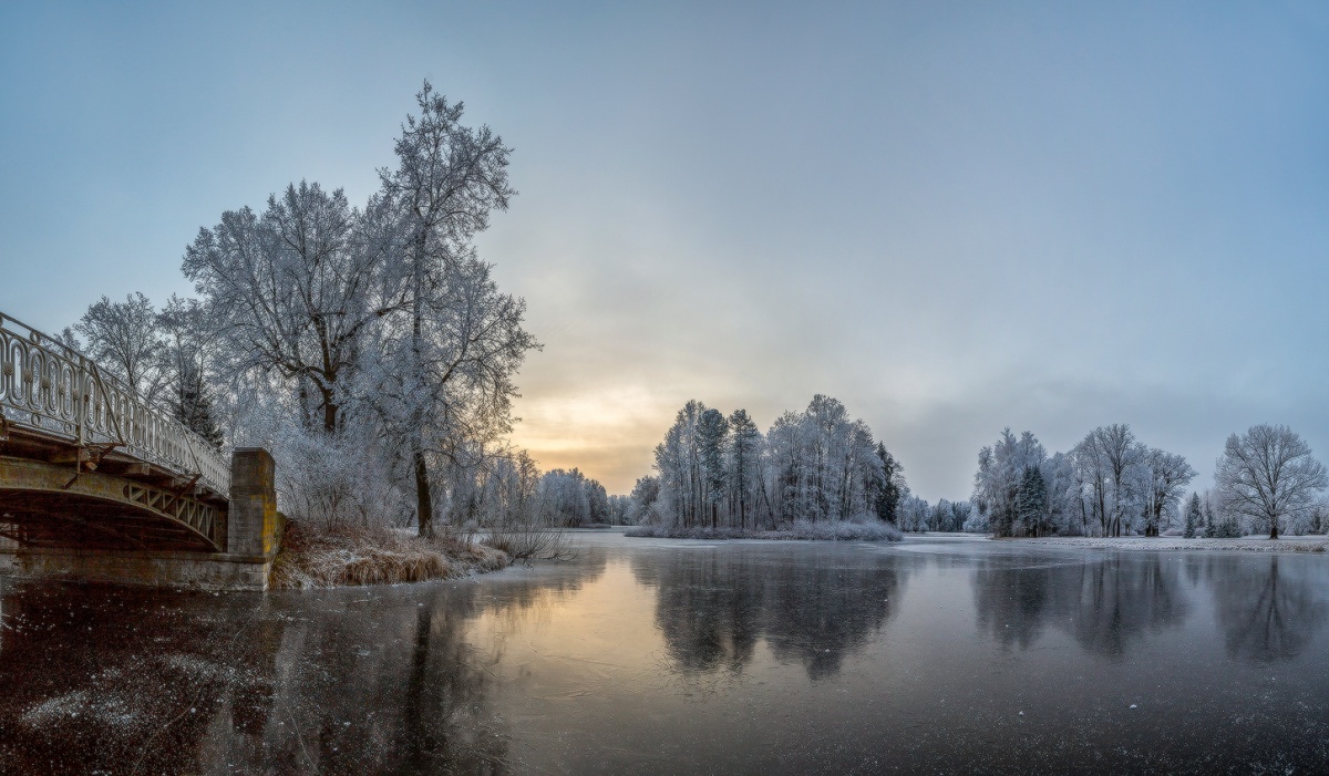 Замершее озеро.