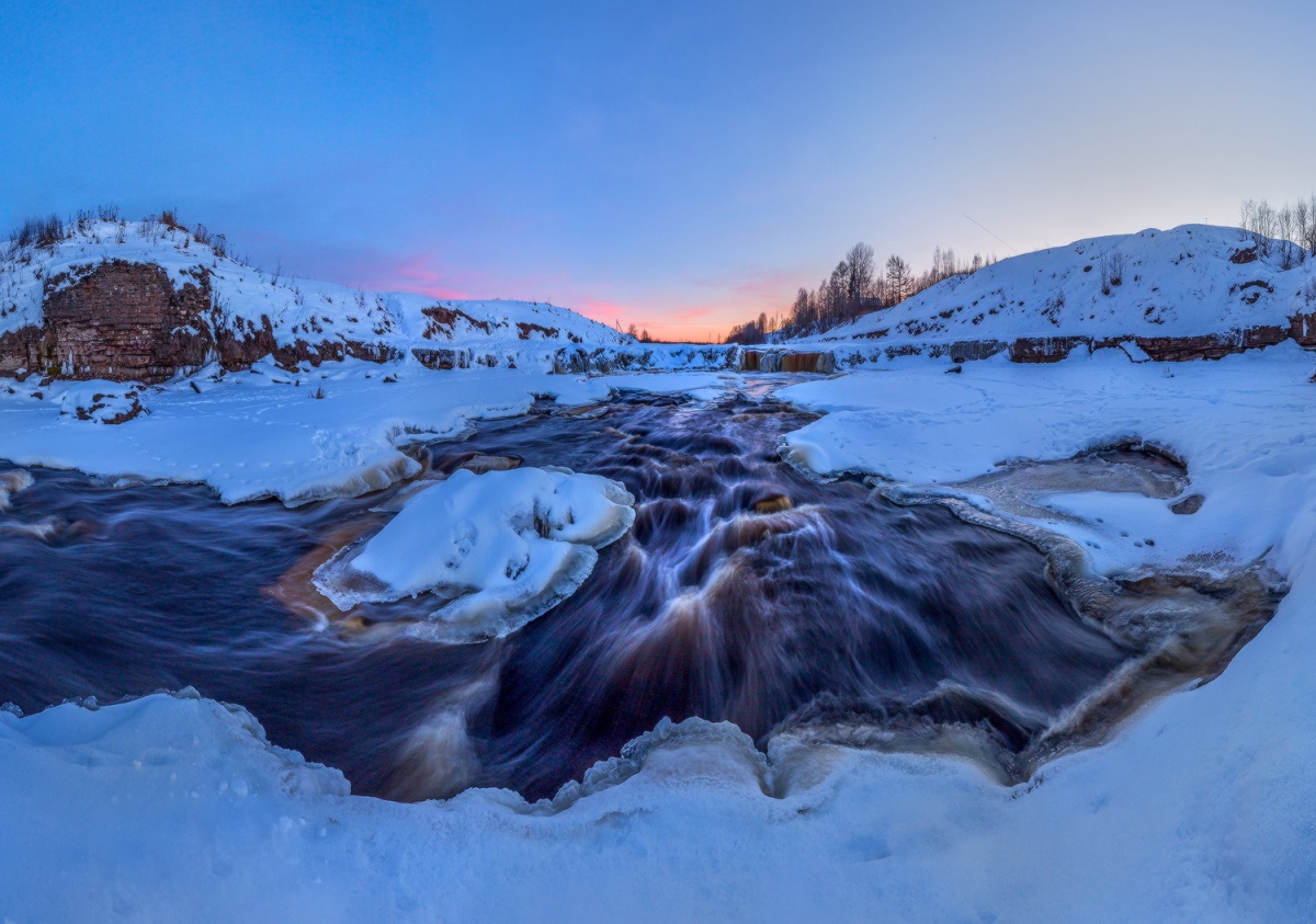 Сумерки на реке Тосна.