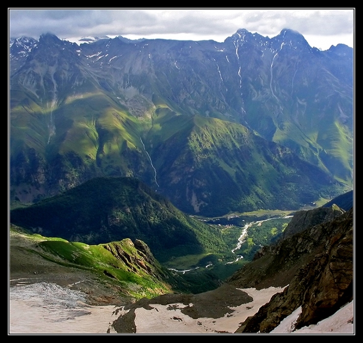 Игра света и тени в горах....