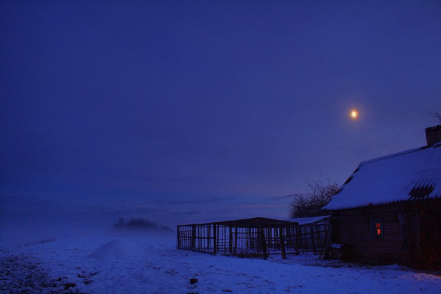 таял первый снег...
